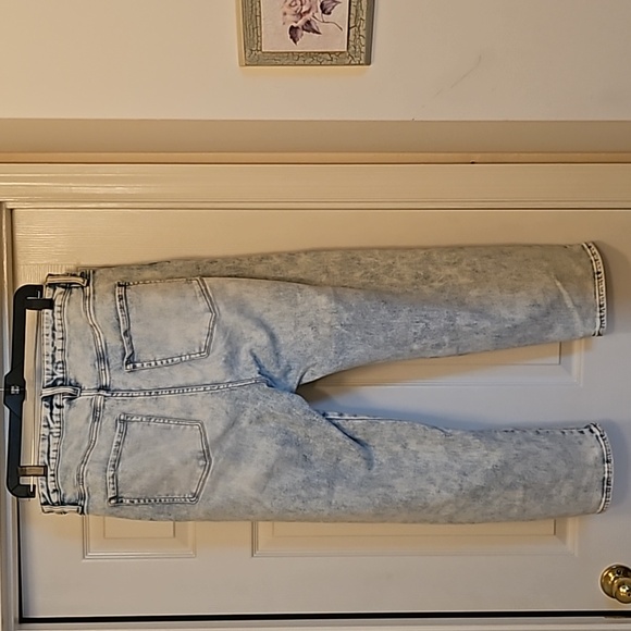 Acid wash/bleached jeans - Picture 5 of 5